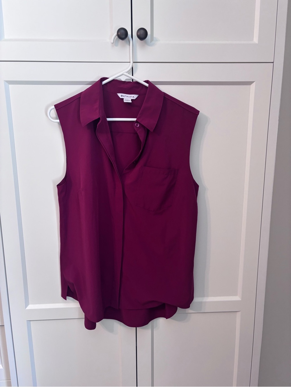 Athleta Burgundy Sleeveless Button Front Blouse – Size M